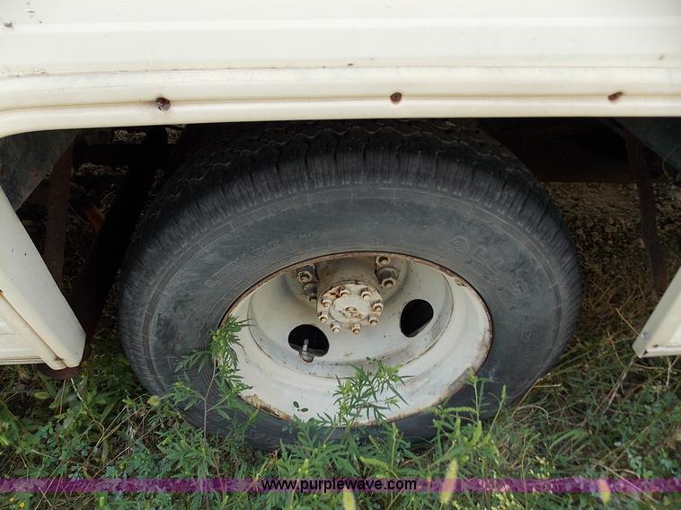 image for item J3550 1978 Dodge Sportsman motor home