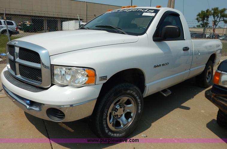 image for item J3582 2004 Dodge Ram 1500 pickup truck