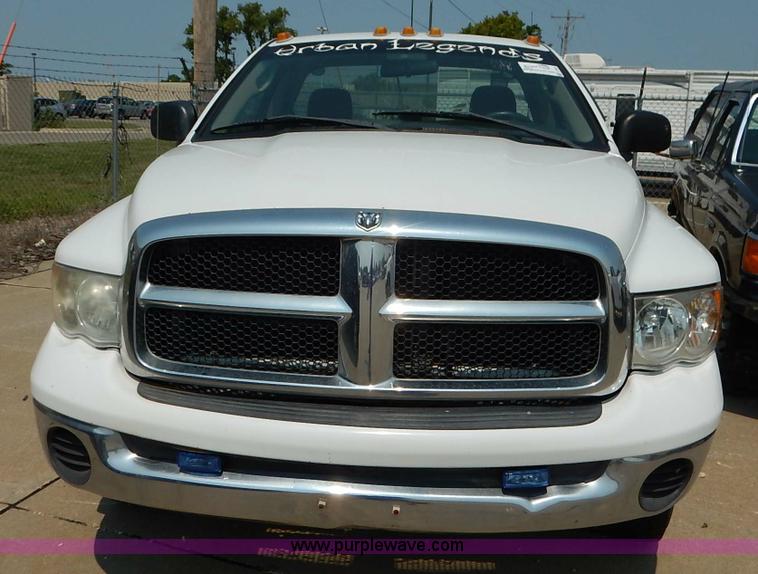 image for item J3582 2004 Dodge Ram 1500 pickup truck