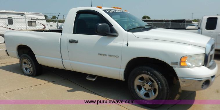 image for item J3582 2004 Dodge Ram 1500 pickup truck