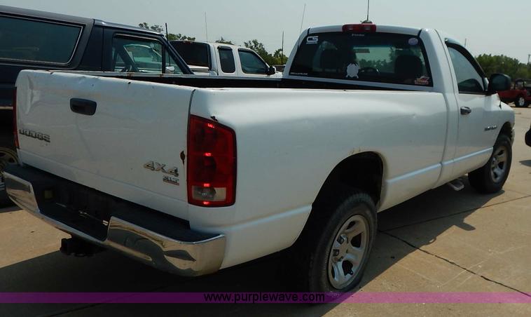 image for item J3582 2004 Dodge Ram 1500 pickup truck