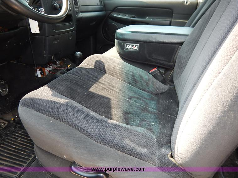 image for item J3582 2004 Dodge Ram 1500 pickup truck