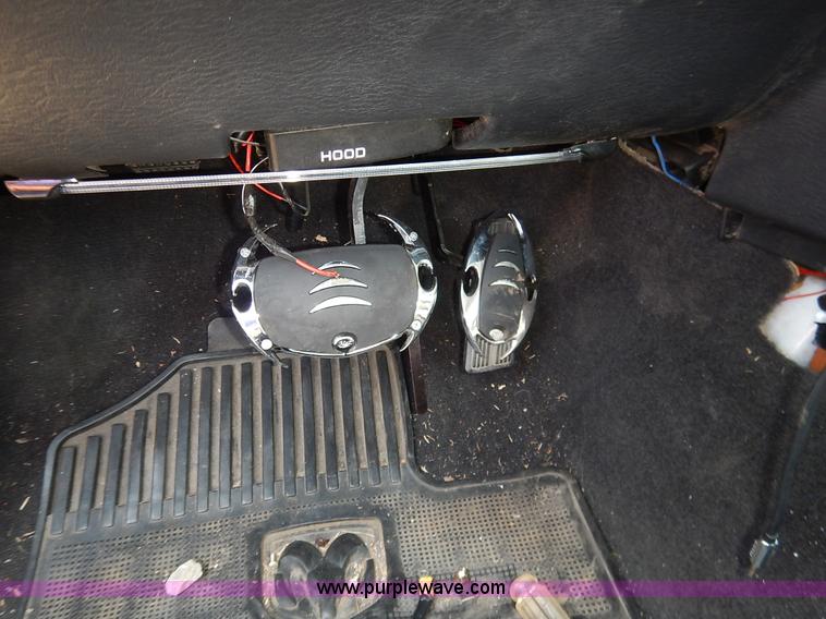 image for item J3582 2004 Dodge Ram 1500 pickup truck