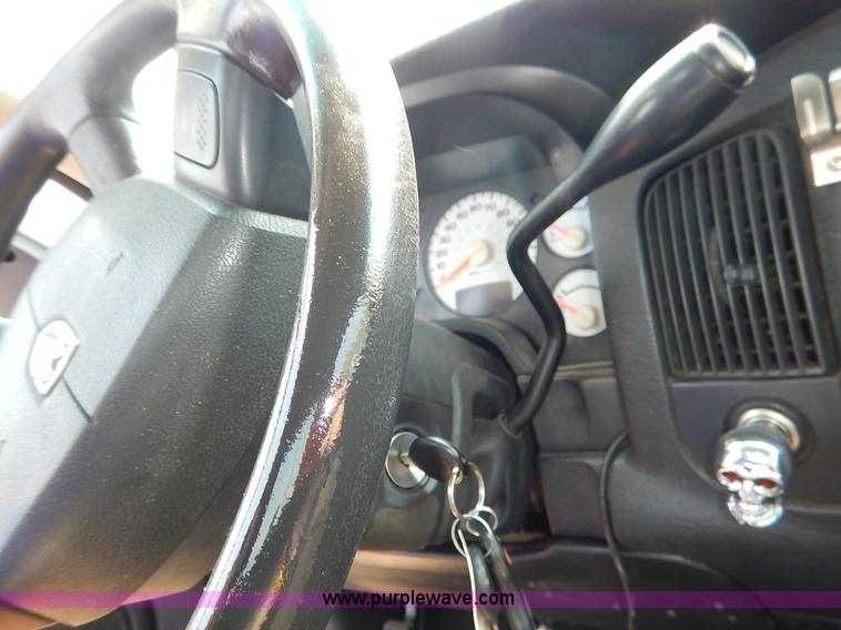 image for item J3582 2004 Dodge Ram 1500 pickup truck