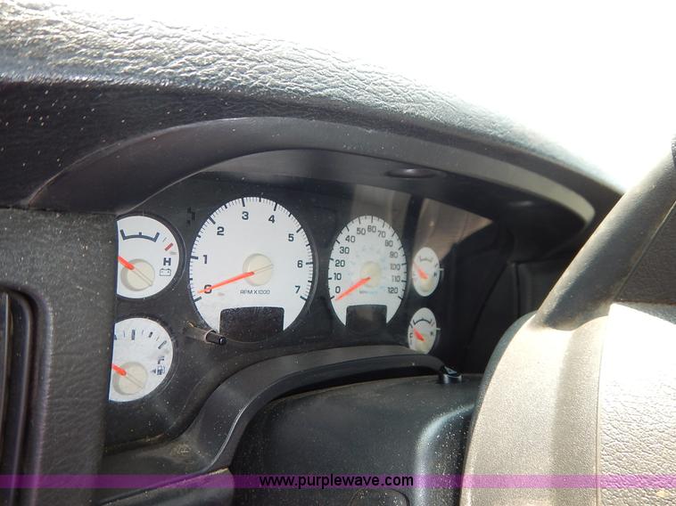 image for item J3582 2004 Dodge Ram 1500 pickup truck