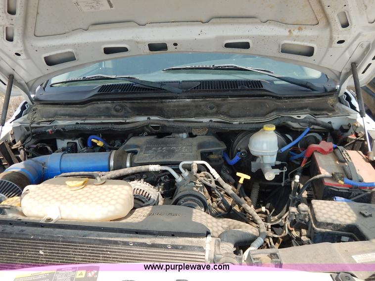 image for item J3582 2004 Dodge Ram 1500 pickup truck