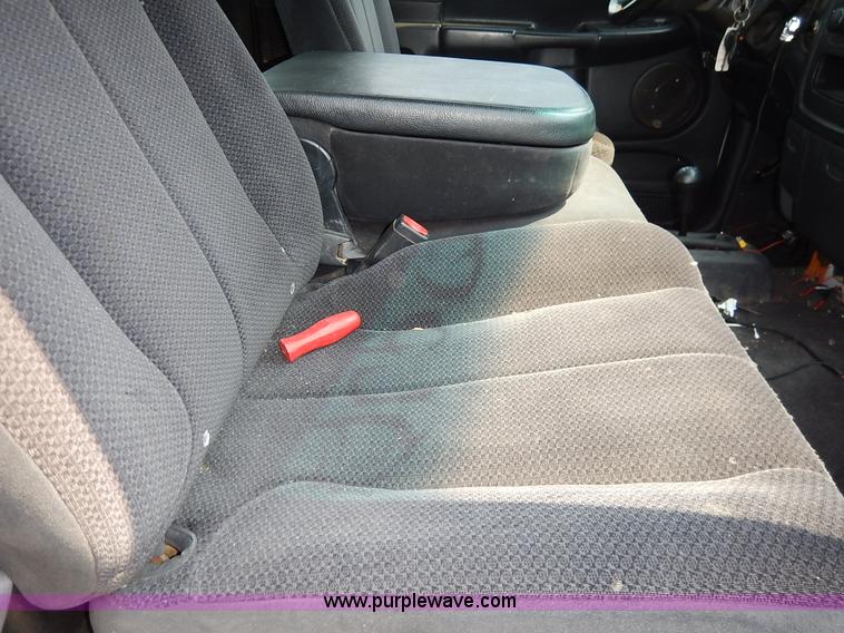 image for item J3582 2004 Dodge Ram 1500 pickup truck