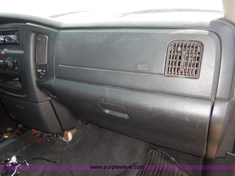 image for item J3582 2004 Dodge Ram 1500 pickup truck