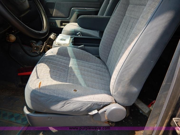 image for item J3583 1990 Ford Bronco SUV