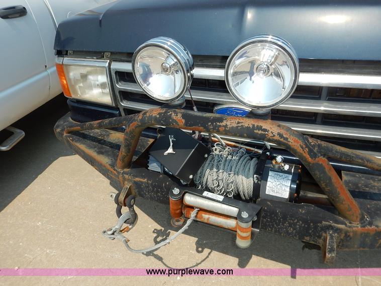 image for item J3583 1990 Ford Bronco SUV