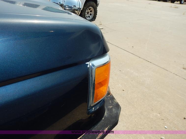 image for item J3583 1990 Ford Bronco SUV