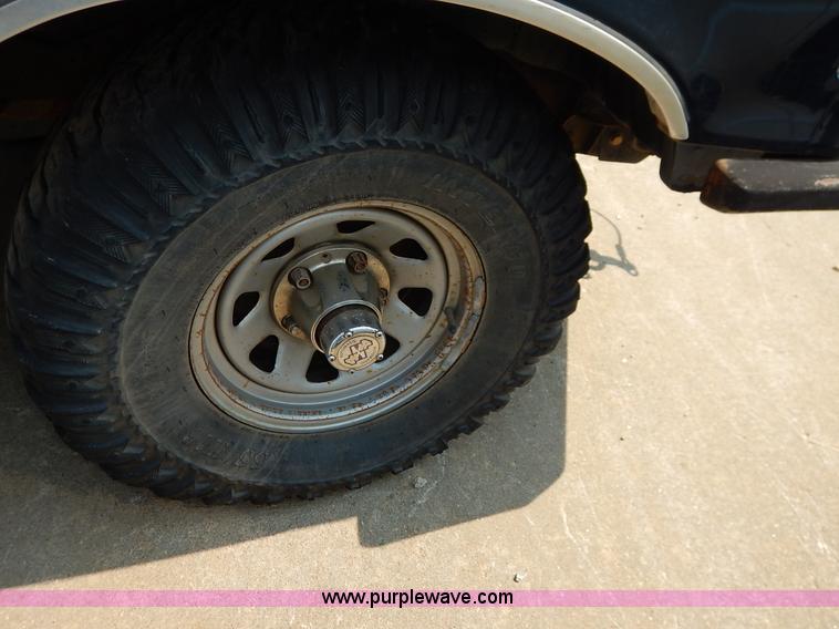 image for item J3583 1990 Ford Bronco SUV