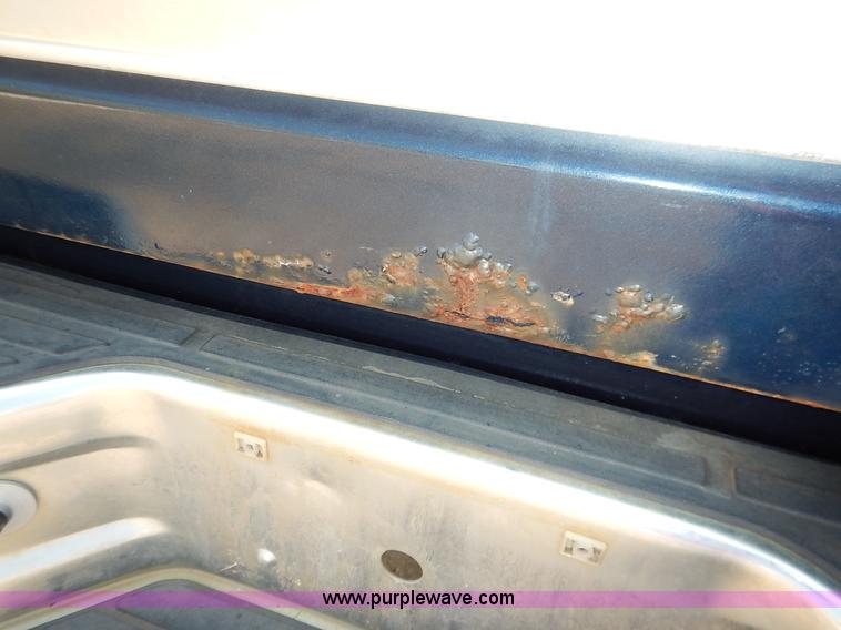 image for item J3583 1990 Ford Bronco SUV