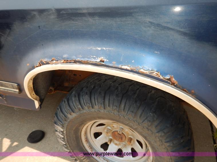 image for item J3583 1990 Ford Bronco SUV