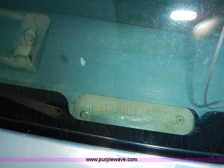 image for item J3583 1990 Ford Bronco SUV