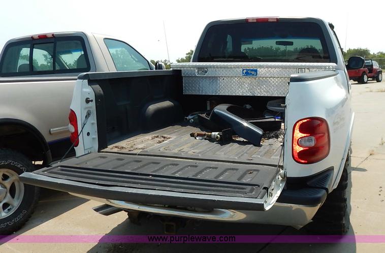 image for item J3584 2000 Ford F150 Ext. Cab pickup truck