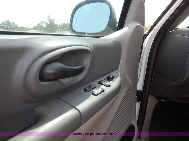 image for item J3584 2000 Ford F150 Ext. Cab pickup truck