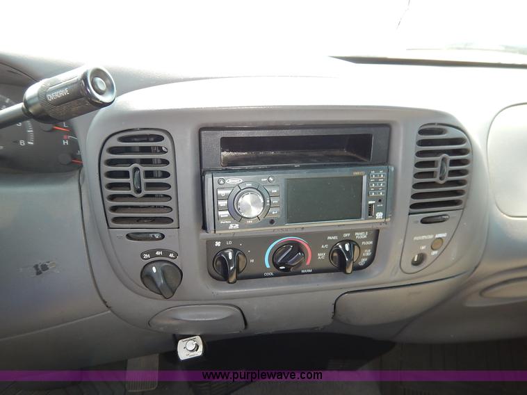 image for item J3584 2000 Ford F150 Ext. Cab pickup truck