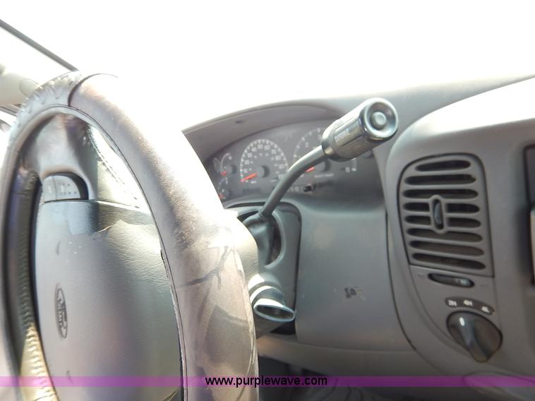 image for item J3584 2000 Ford F150 Ext. Cab pickup truck