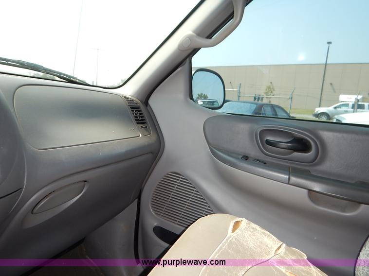 image for item J3584 2000 Ford F150 Ext. Cab pickup truck