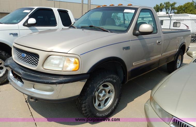 image for item J3585 1997 Ford F150 pickup truck