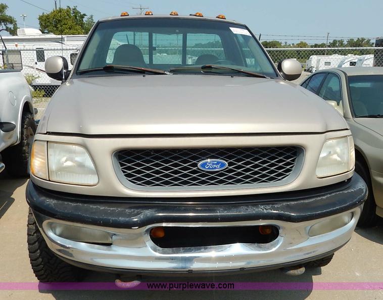 image for item J3585 1997 Ford F150 pickup truck
