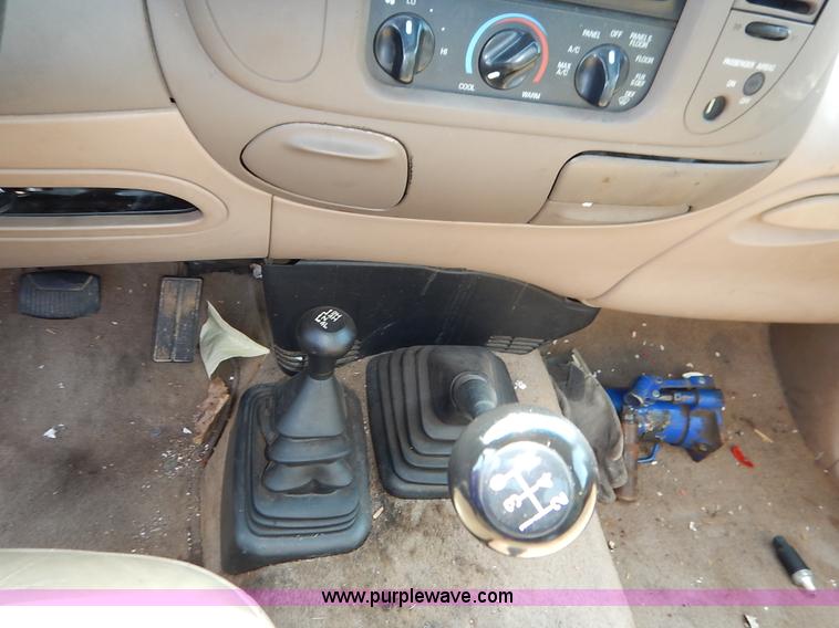 image for item J3585 1997 Ford F150 pickup truck