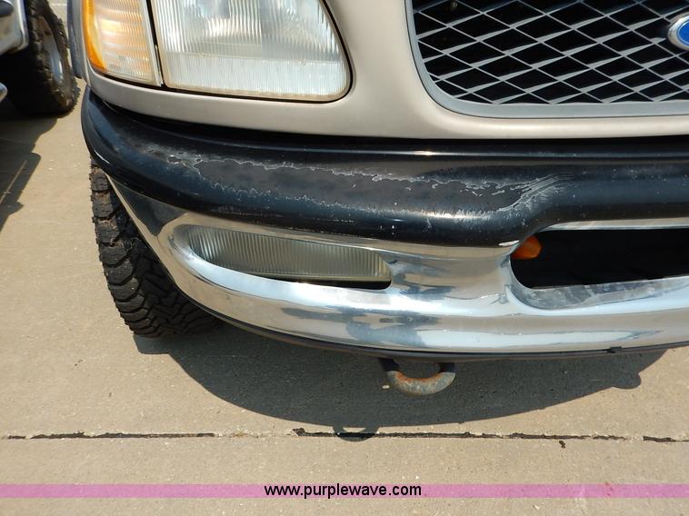 image for item J3585 1997 Ford F150 pickup truck