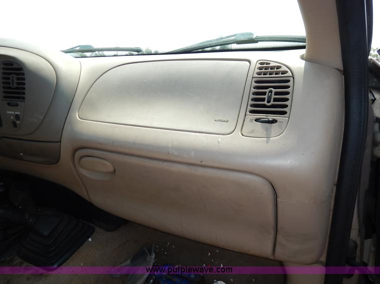 image for item J3585 1997 Ford F150 pickup truck