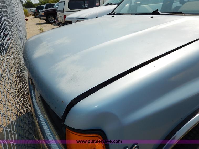 image for item J3587 1992 Isuzu Rodeo SUV