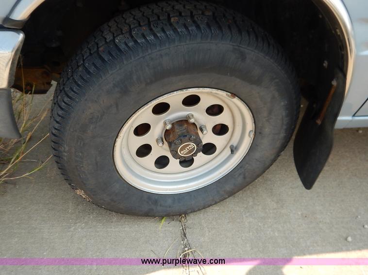 image for item J3587 1992 Isuzu Rodeo SUV