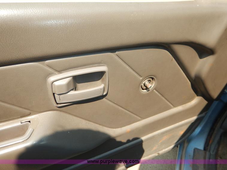 image for item J3587 1992 Isuzu Rodeo SUV