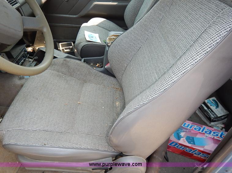 image for item J3587 1992 Isuzu Rodeo SUV