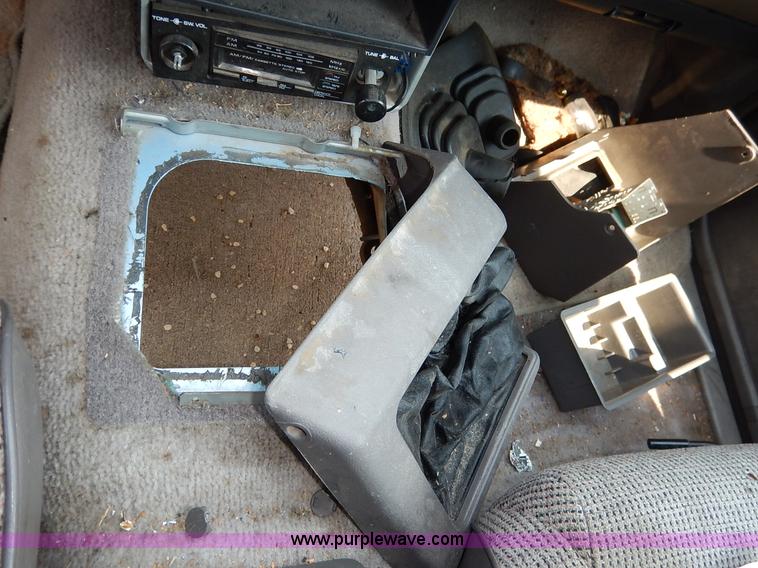 image for item J3587 1992 Isuzu Rodeo SUV