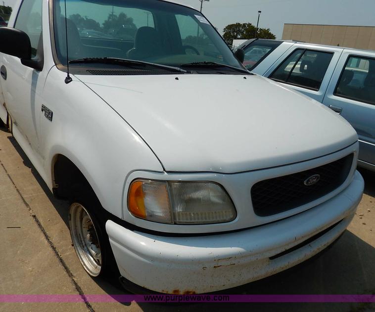 image for item J3588 1998 Ford F150 XLT pickup truck