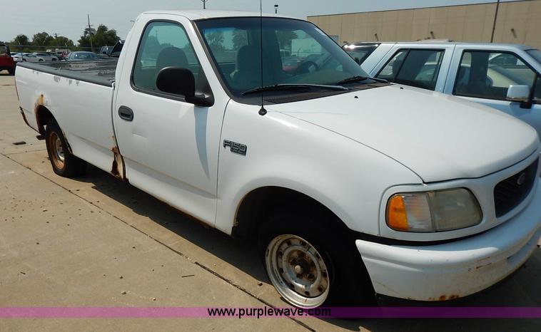 image for item J3588 1998 Ford F150 XLT pickup truck