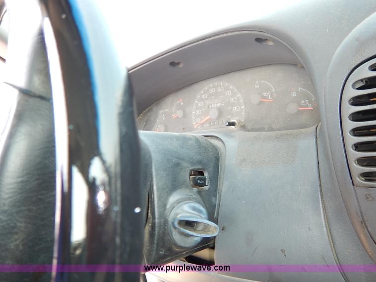 image for item J3588 1998 Ford F150 XLT pickup truck