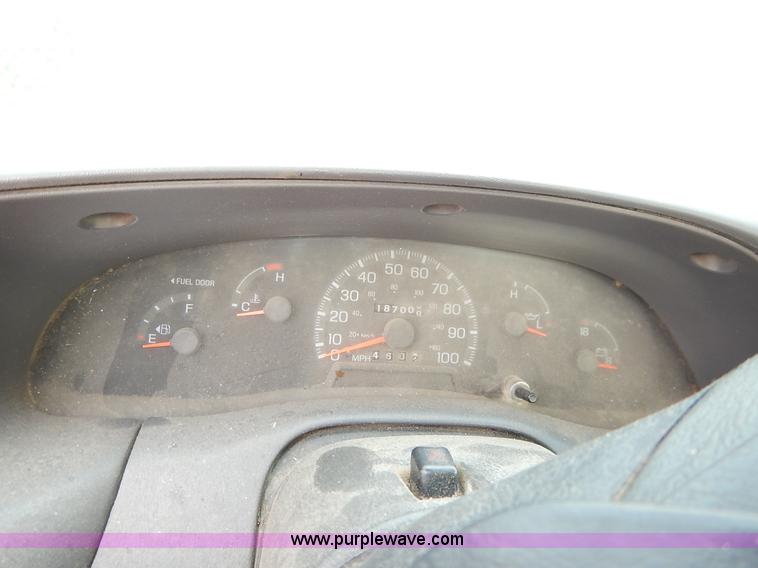 image for item J3588 1998 Ford F150 XLT pickup truck