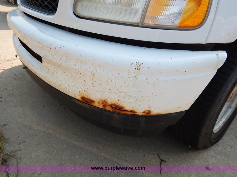 image for item J3588 1998 Ford F150 XLT pickup truck