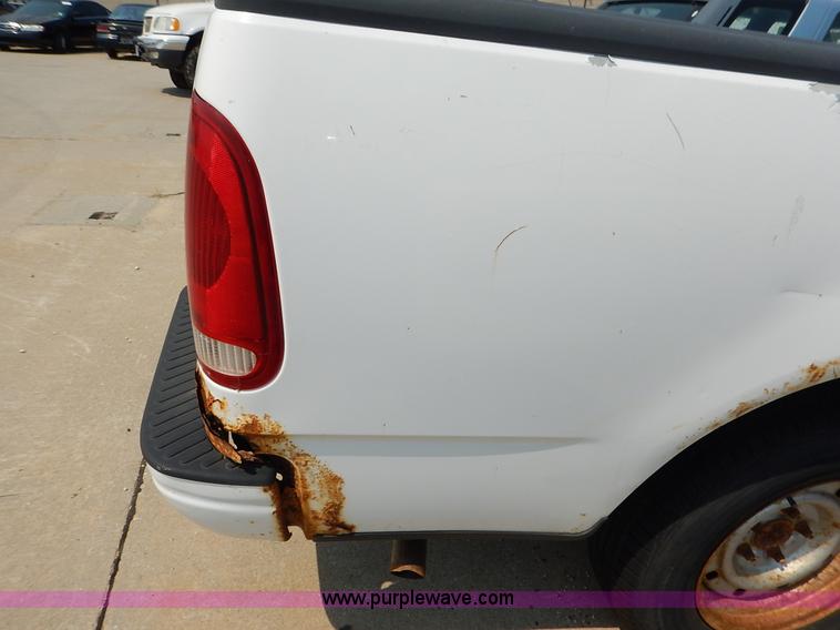 image for item J3588 1998 Ford F150 XLT pickup truck