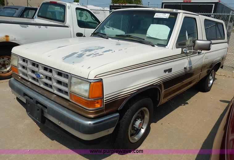image for item J3589 1989 Ford Ranger pickup truck