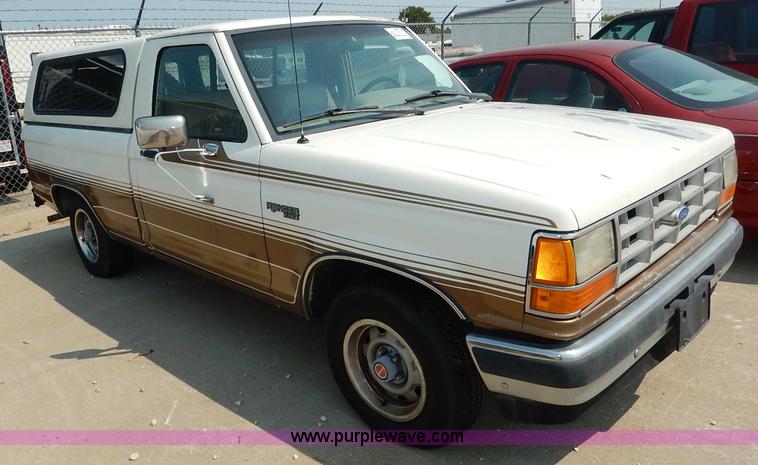 image for item J3589 1989 Ford Ranger pickup truck