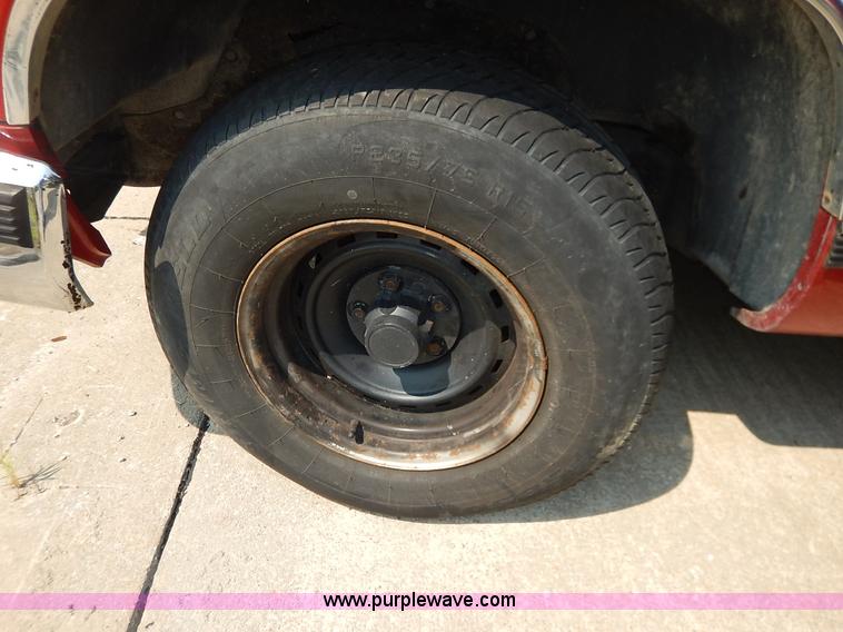 image for item J3591 1992 Chevrolet Silverado 1500 pickup truck