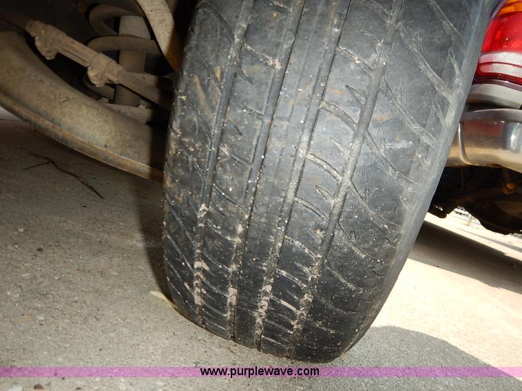 image for item J3591 1992 Chevrolet Silverado 1500 pickup truck