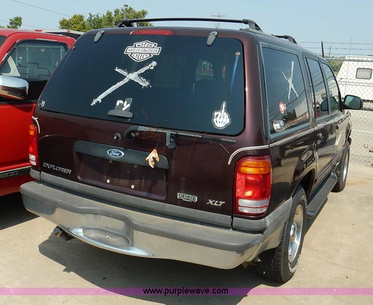 image for item J3592 1999 Ford Explorer SUV
