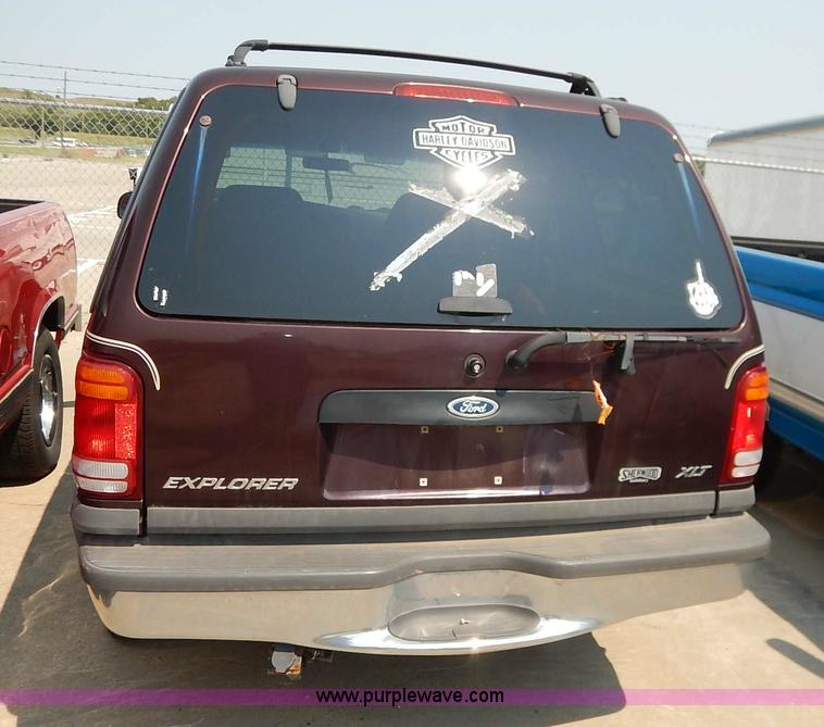 image for item J3592 1999 Ford Explorer SUV