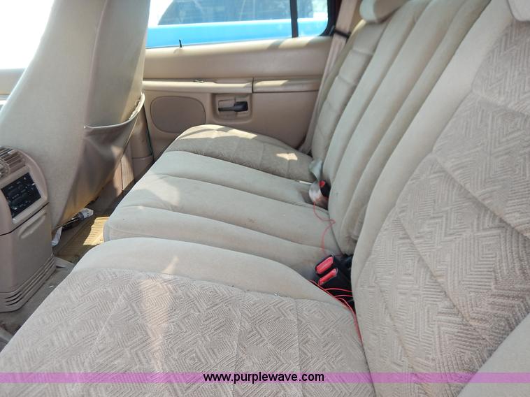 image for item J3592 1999 Ford Explorer SUV