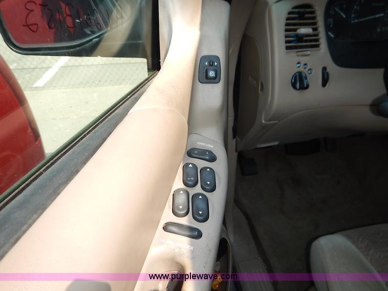 image for item J3592 1999 Ford Explorer SUV