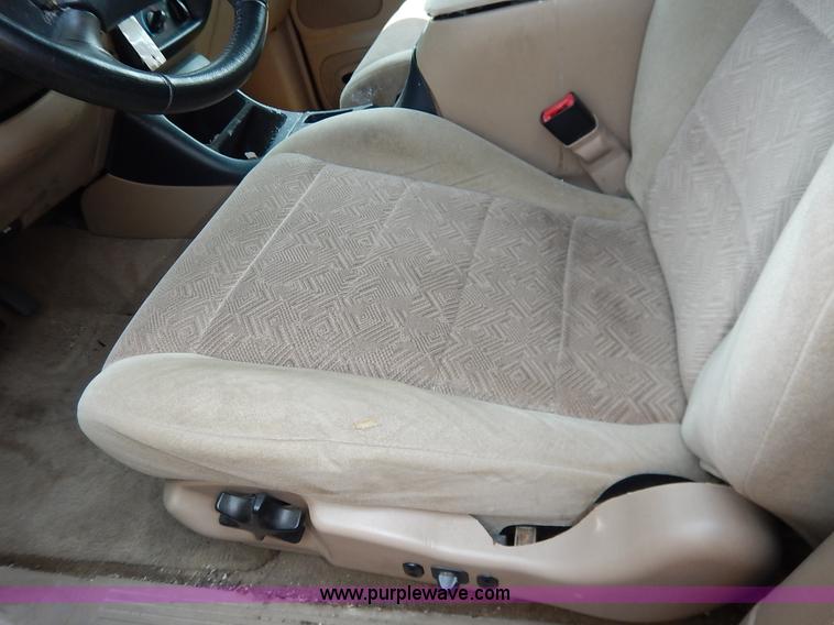 image for item J3592 1999 Ford Explorer SUV