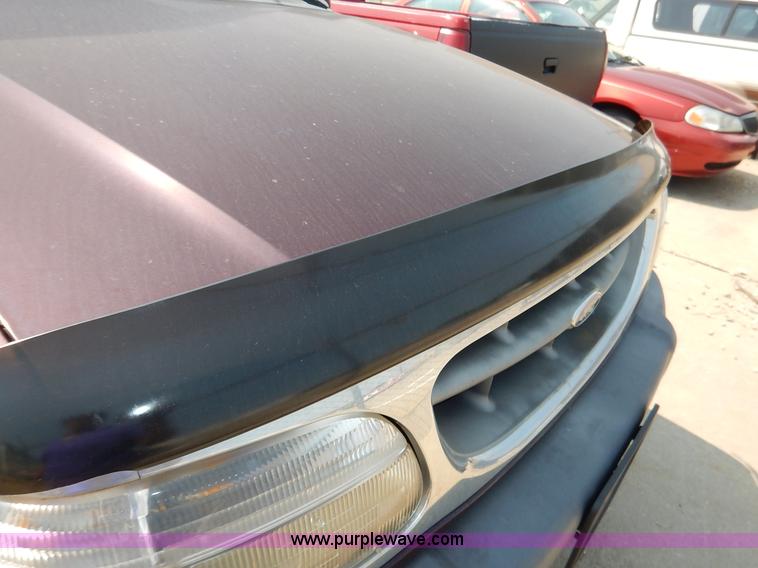 image for item J3592 1999 Ford Explorer SUV